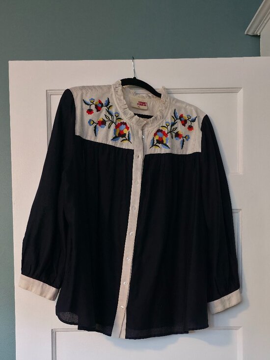 Anthropologie Tops - Anthropologie Samant Chauhan Embroidered Navy Blouse